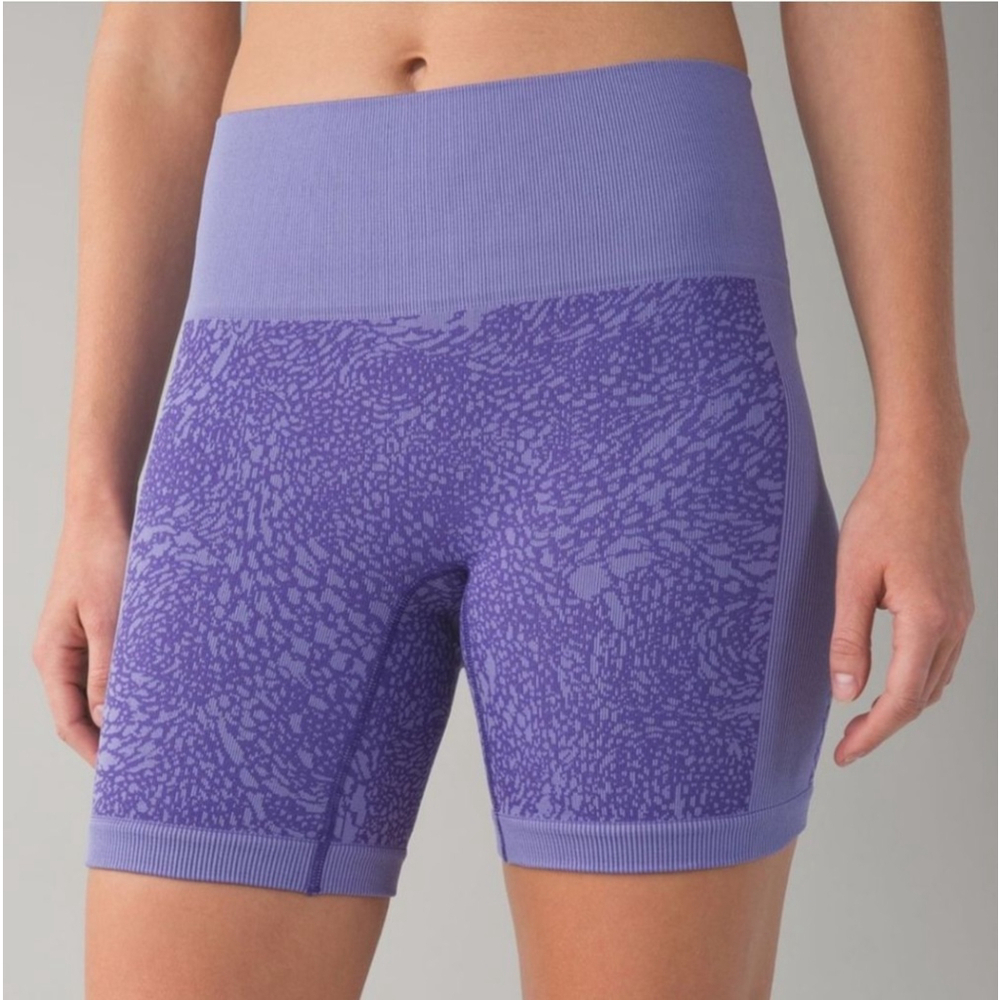 Lululemon Sculpt Short 6 Inch Iris Flower Purple Ribbed Size 4